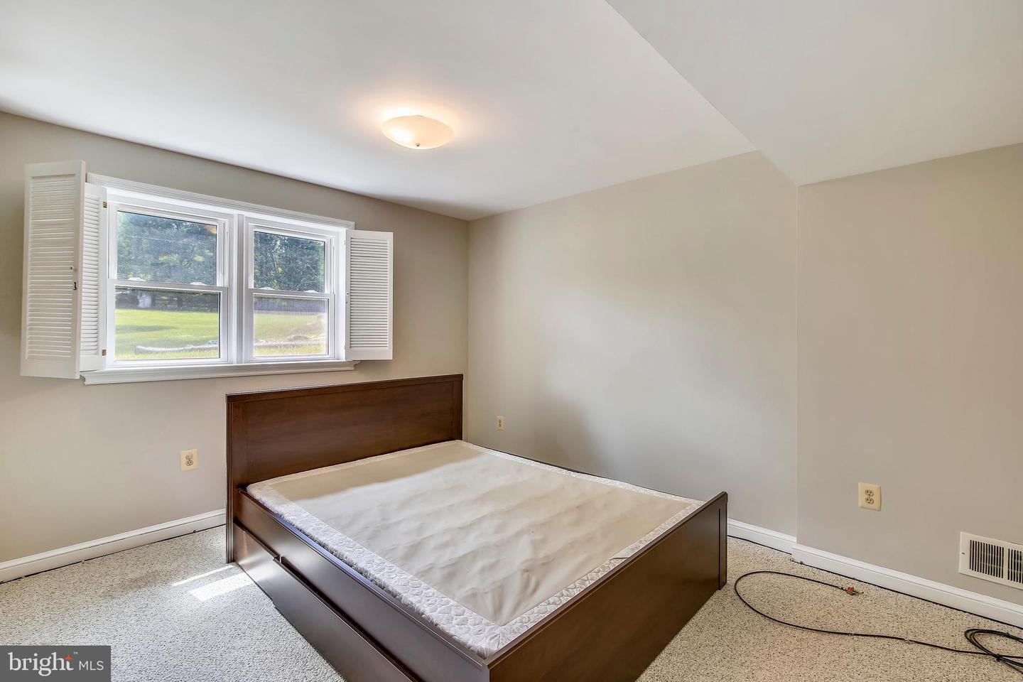 12727 River Rd