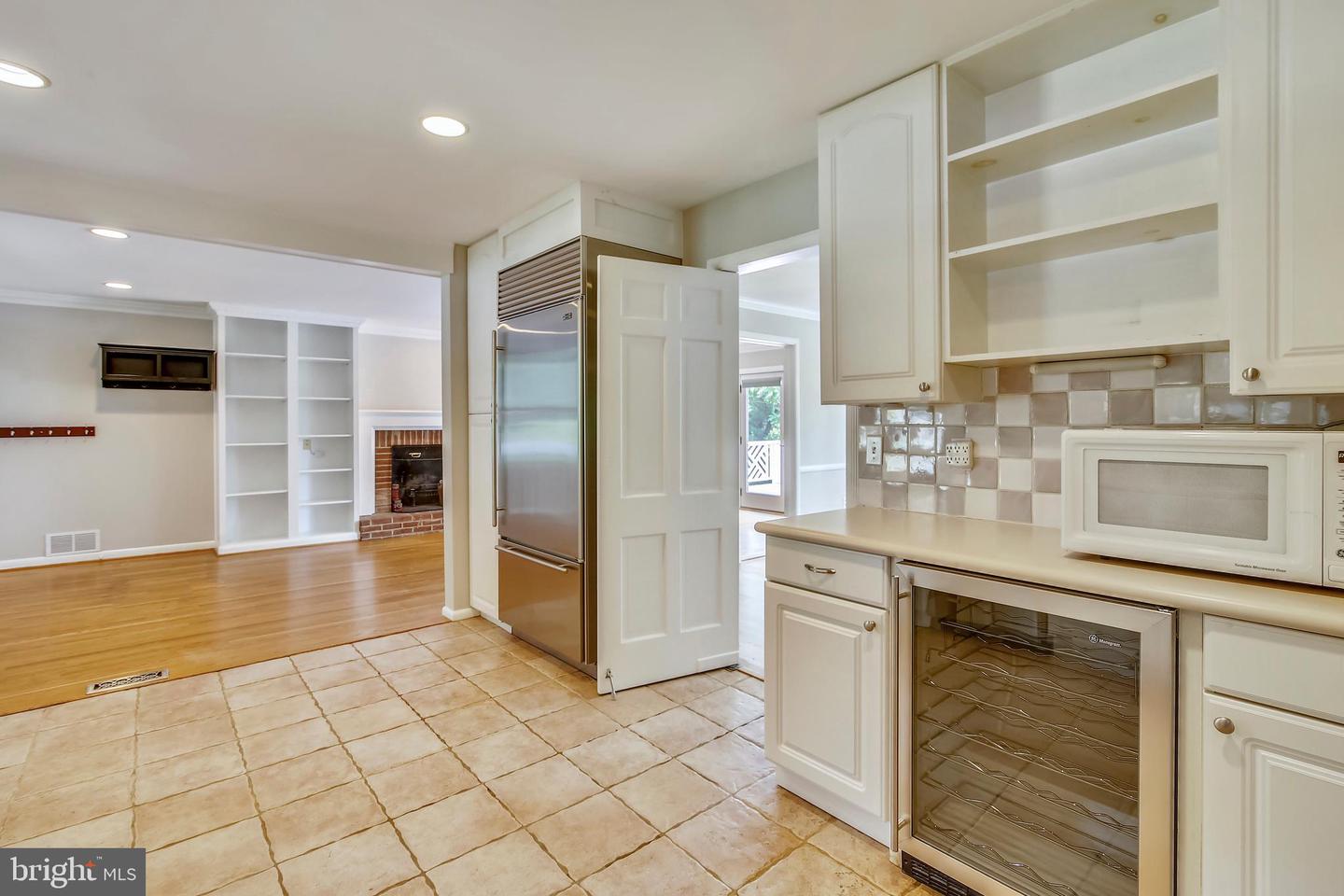 12727 River Rd