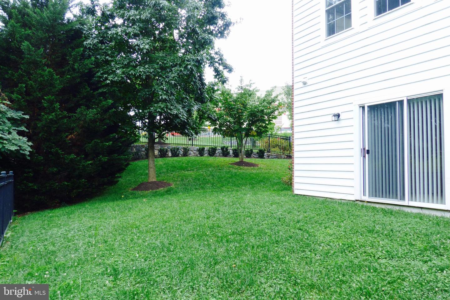 18701 Falling River Dr