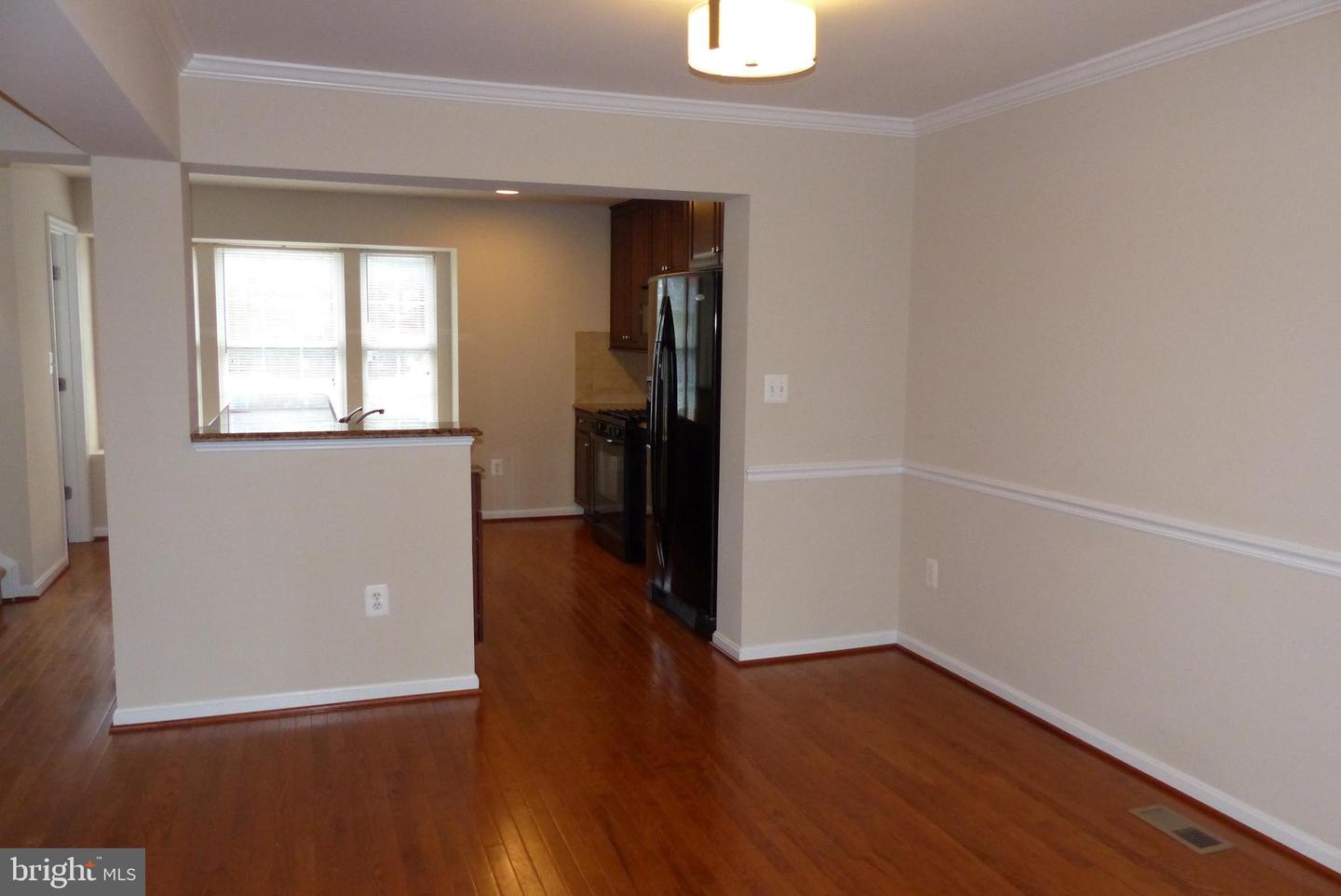 18701 Falling River Dr