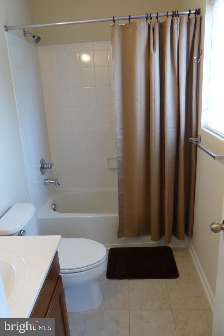 18701 Falling River Dr