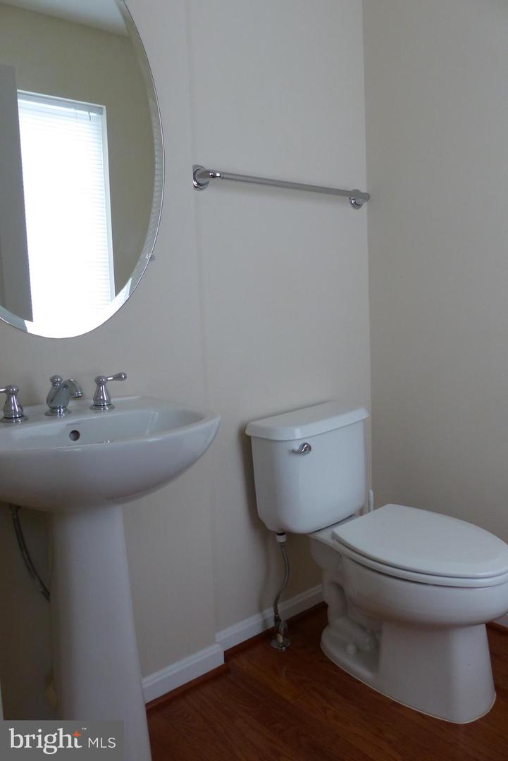 18701 Falling River Dr