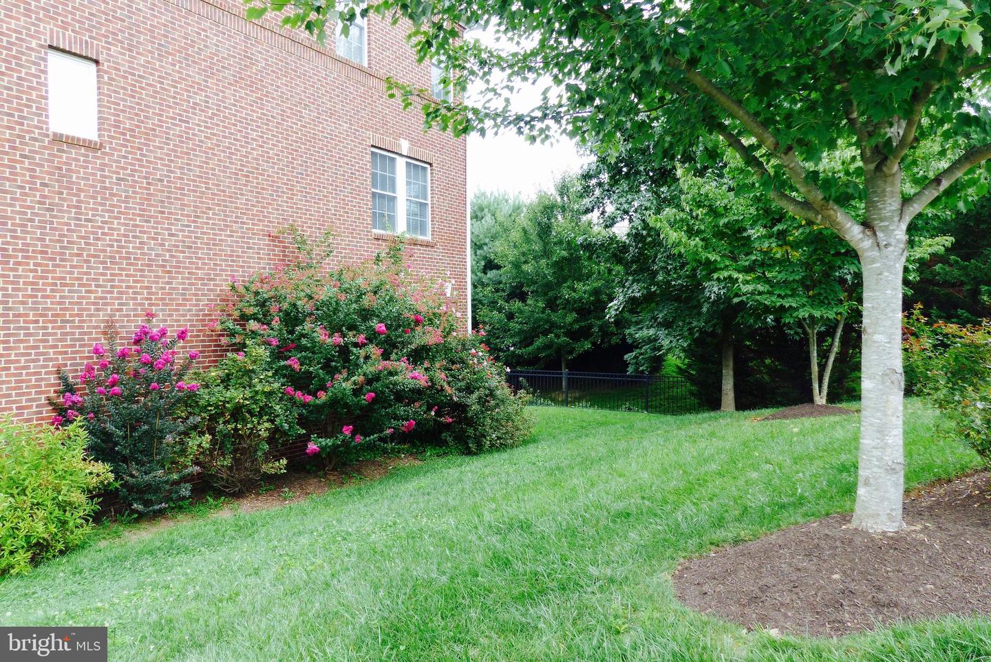 18701 Falling River Dr