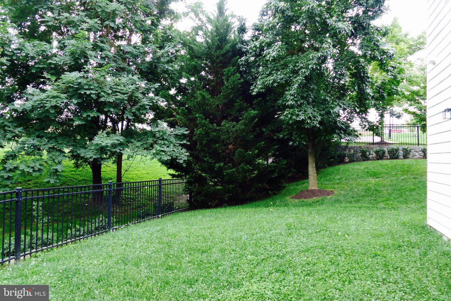 18701 Falling River Dr