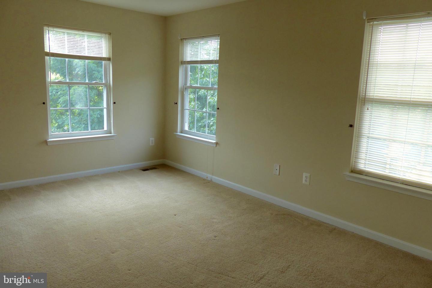 18701 Falling River Dr