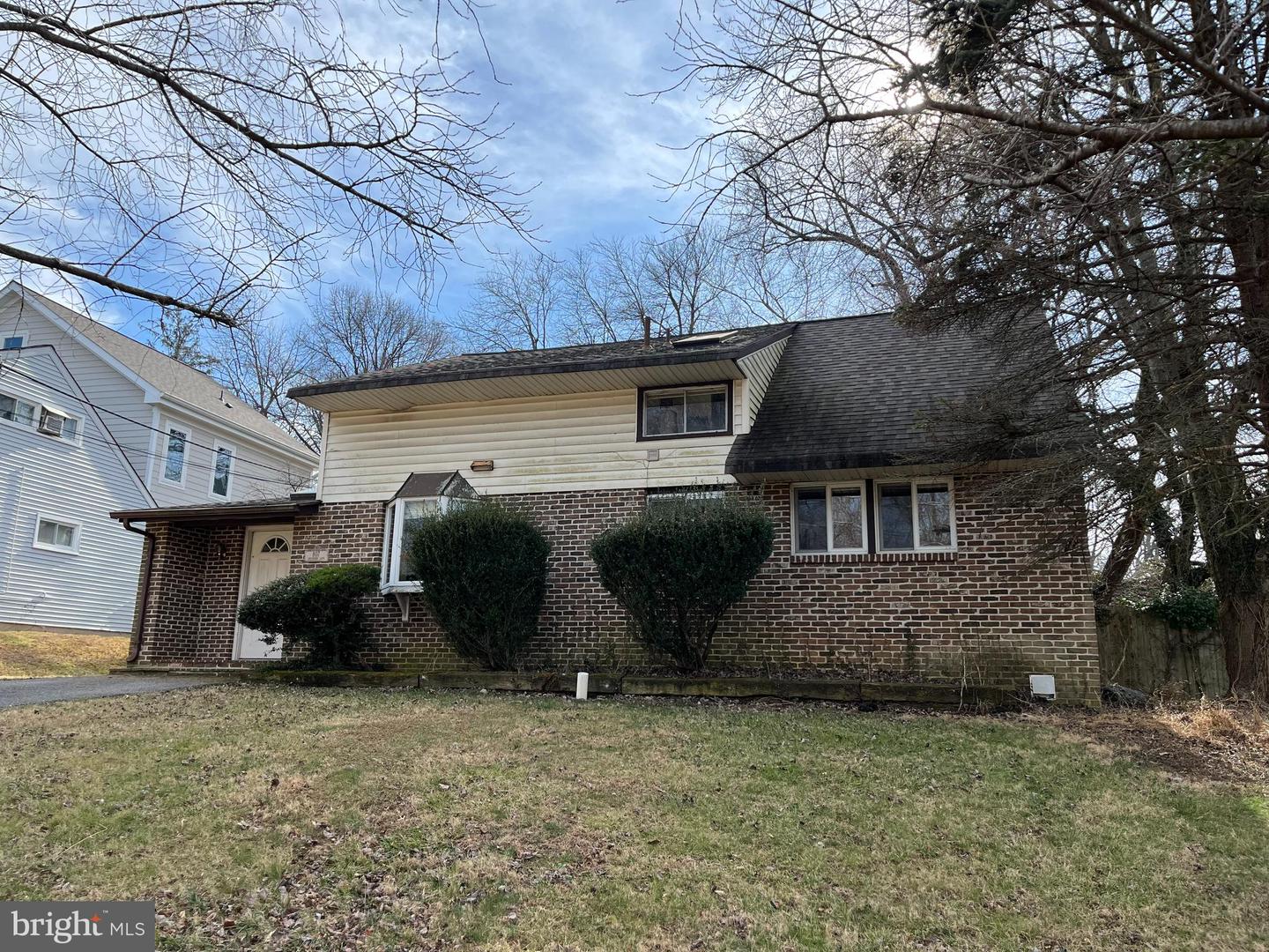 807 Crothers Ln