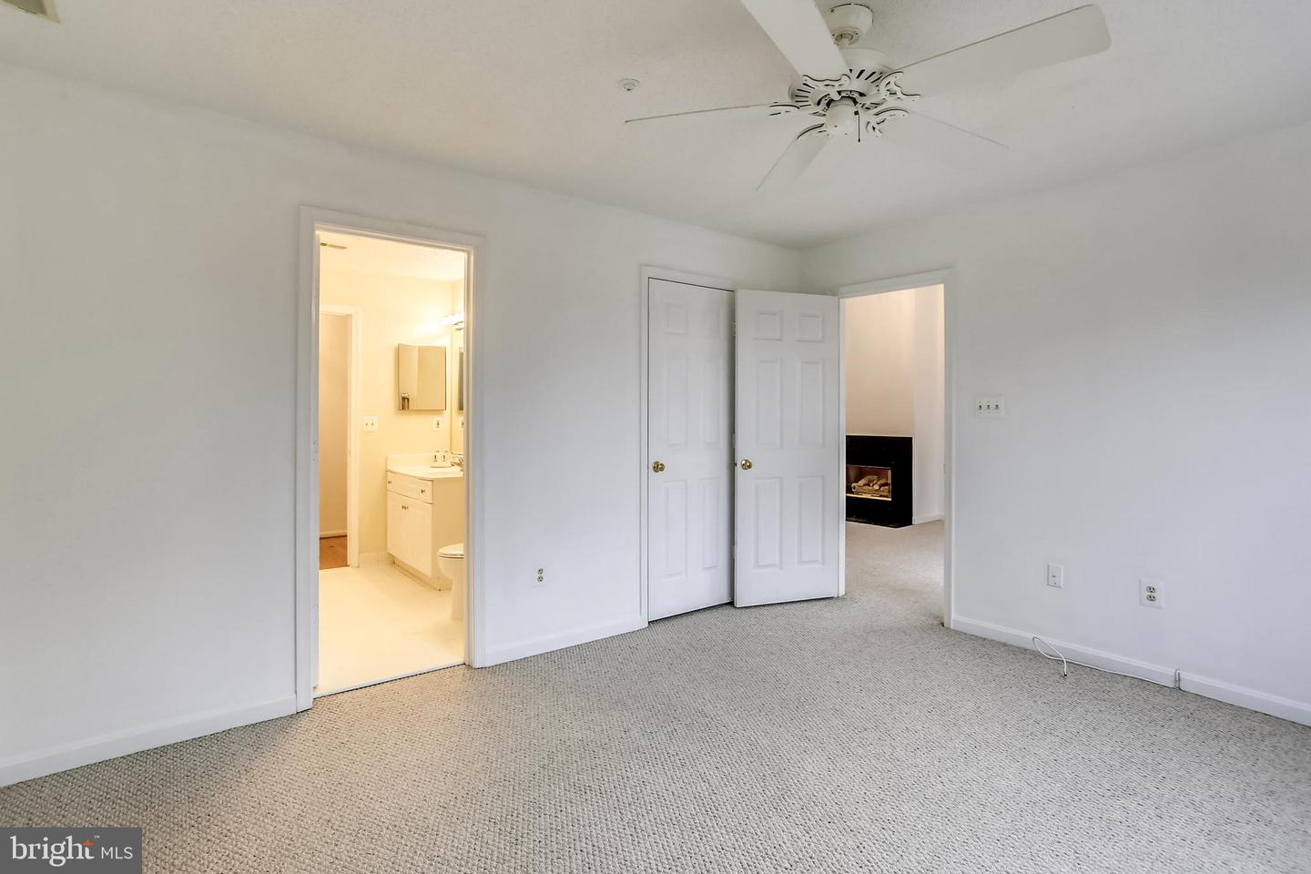 10010 Vanderbilt Cir #11-9