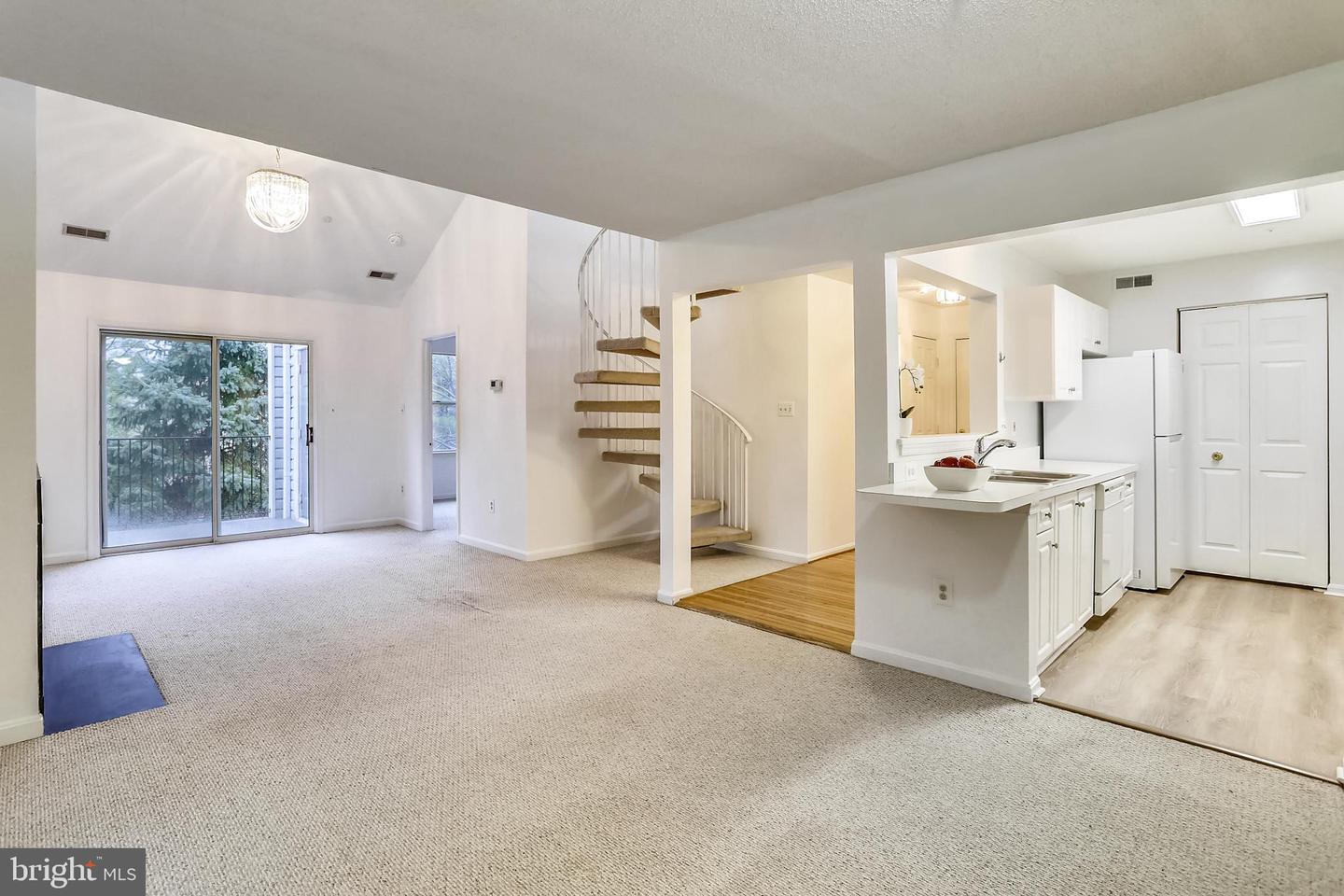 10010 Vanderbilt Cir #11-9