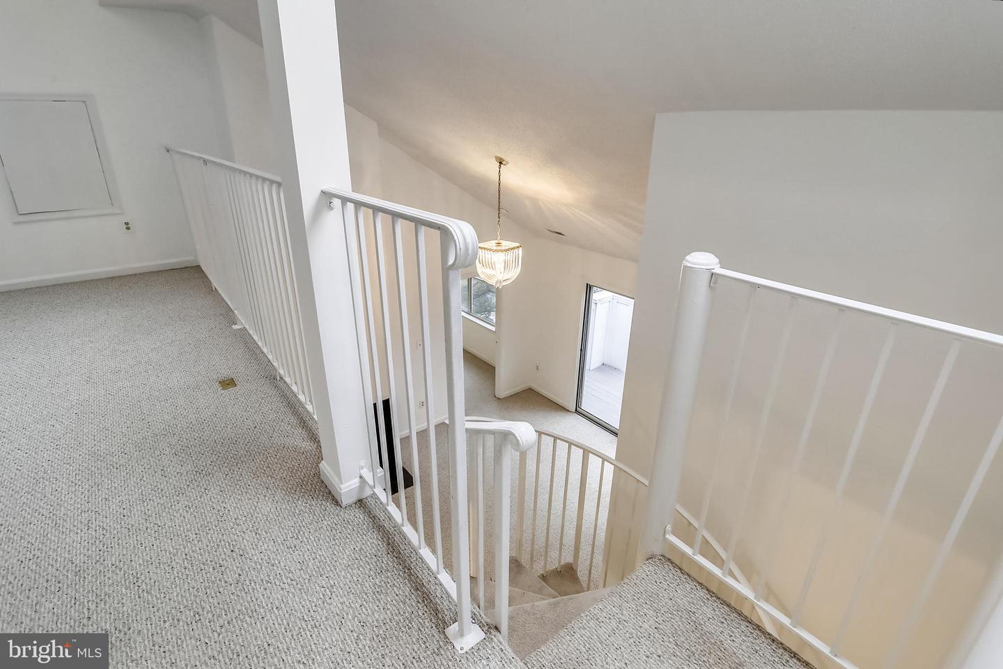 10010 Vanderbilt Cir #11-9