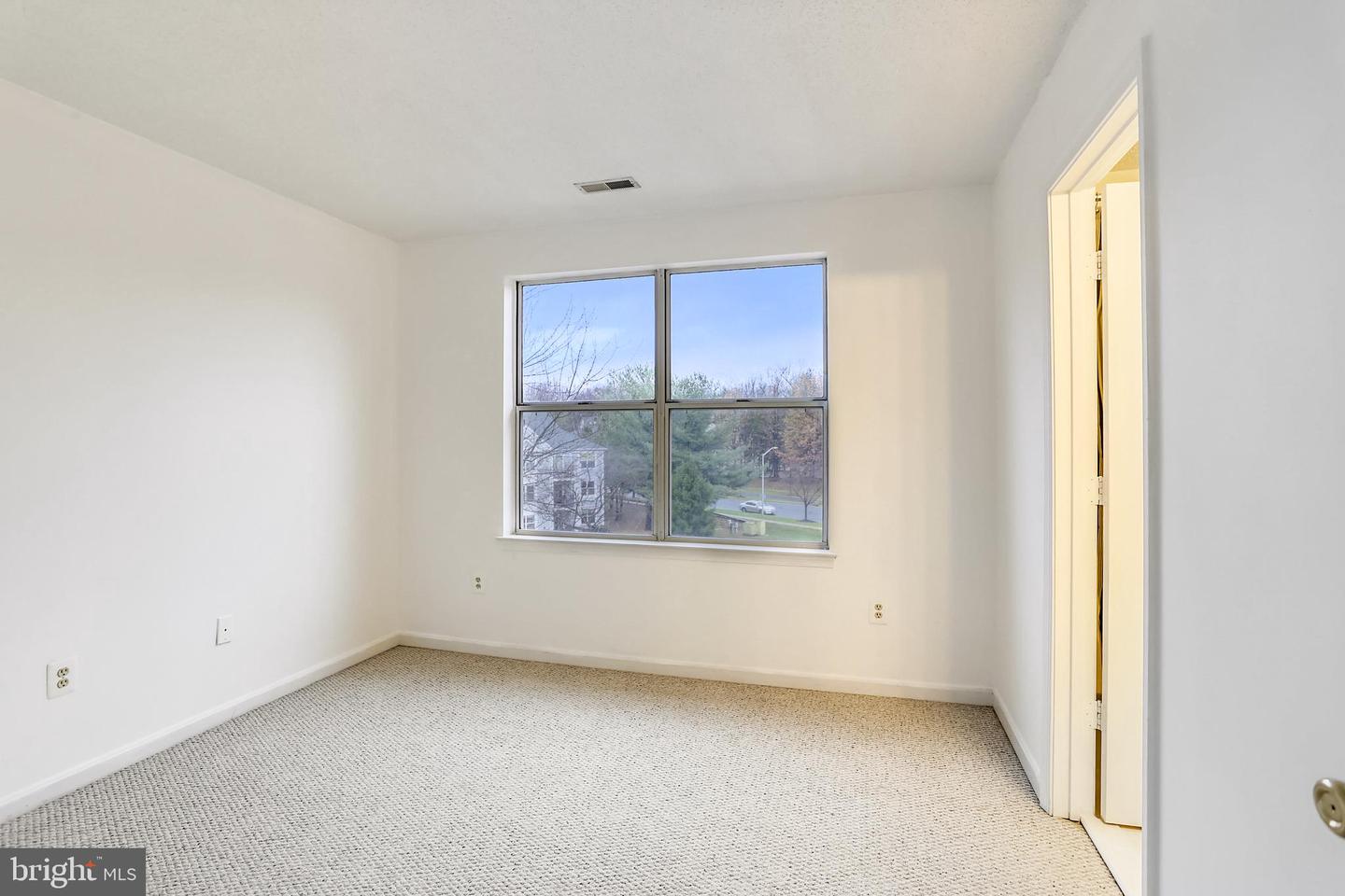 10010 Vanderbilt Cir #11-9