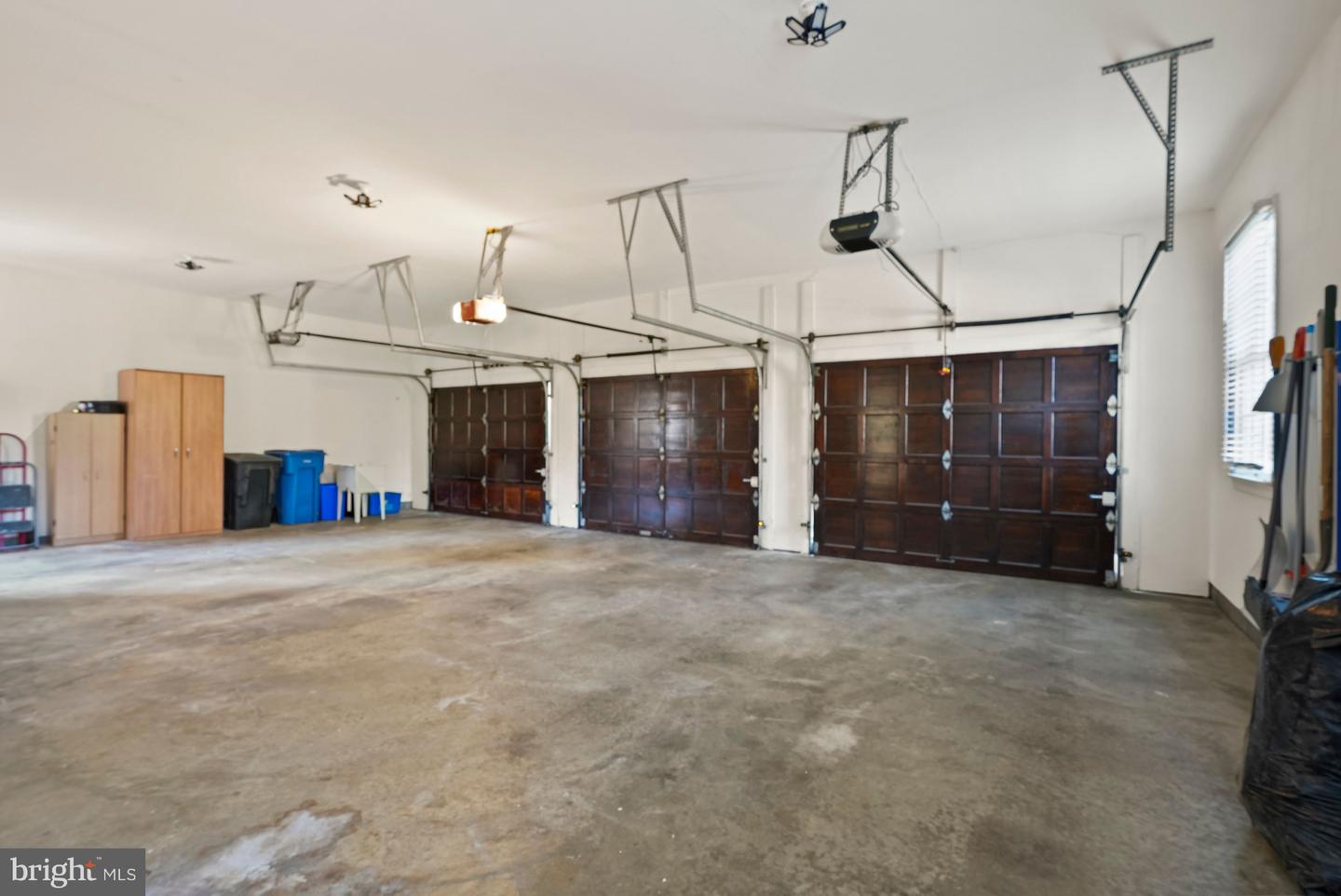 7116 Bradley Blvd