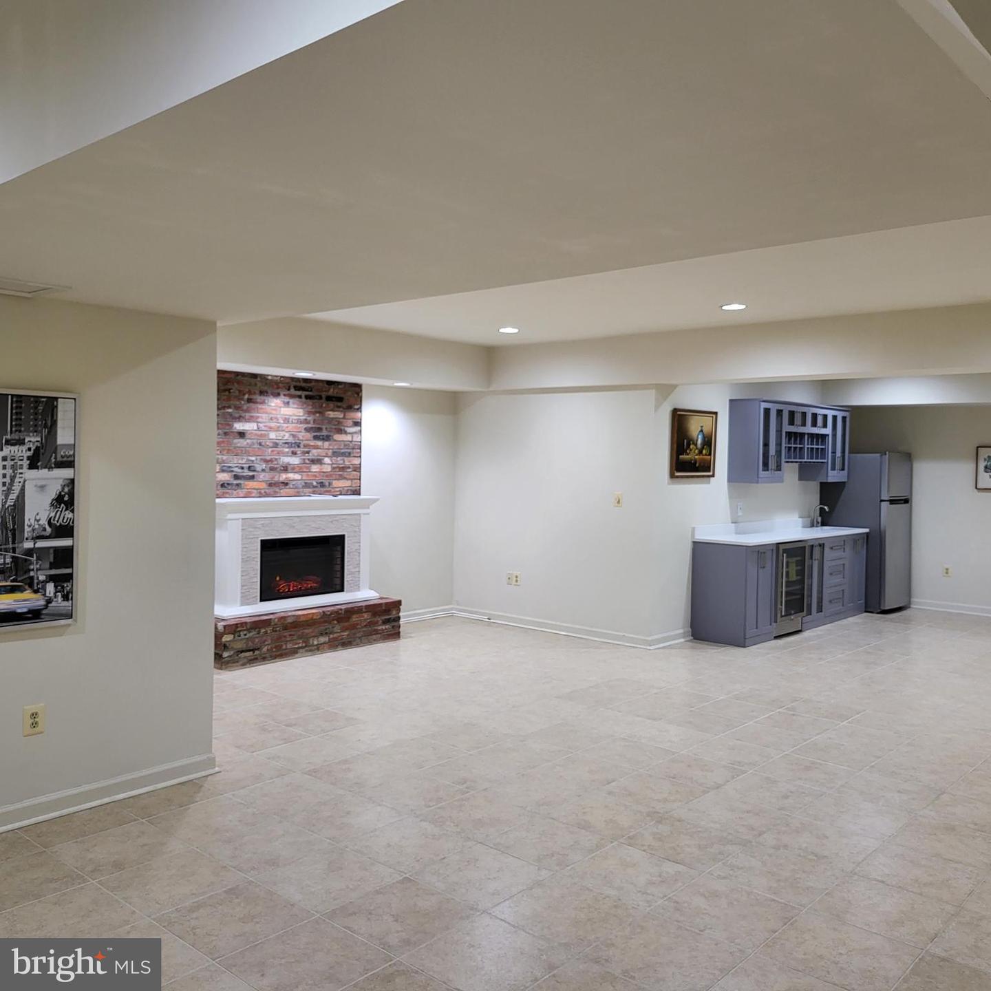 7116 Bradley Blvd