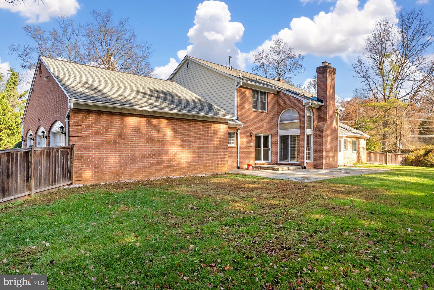 7116 Bradley Blvd