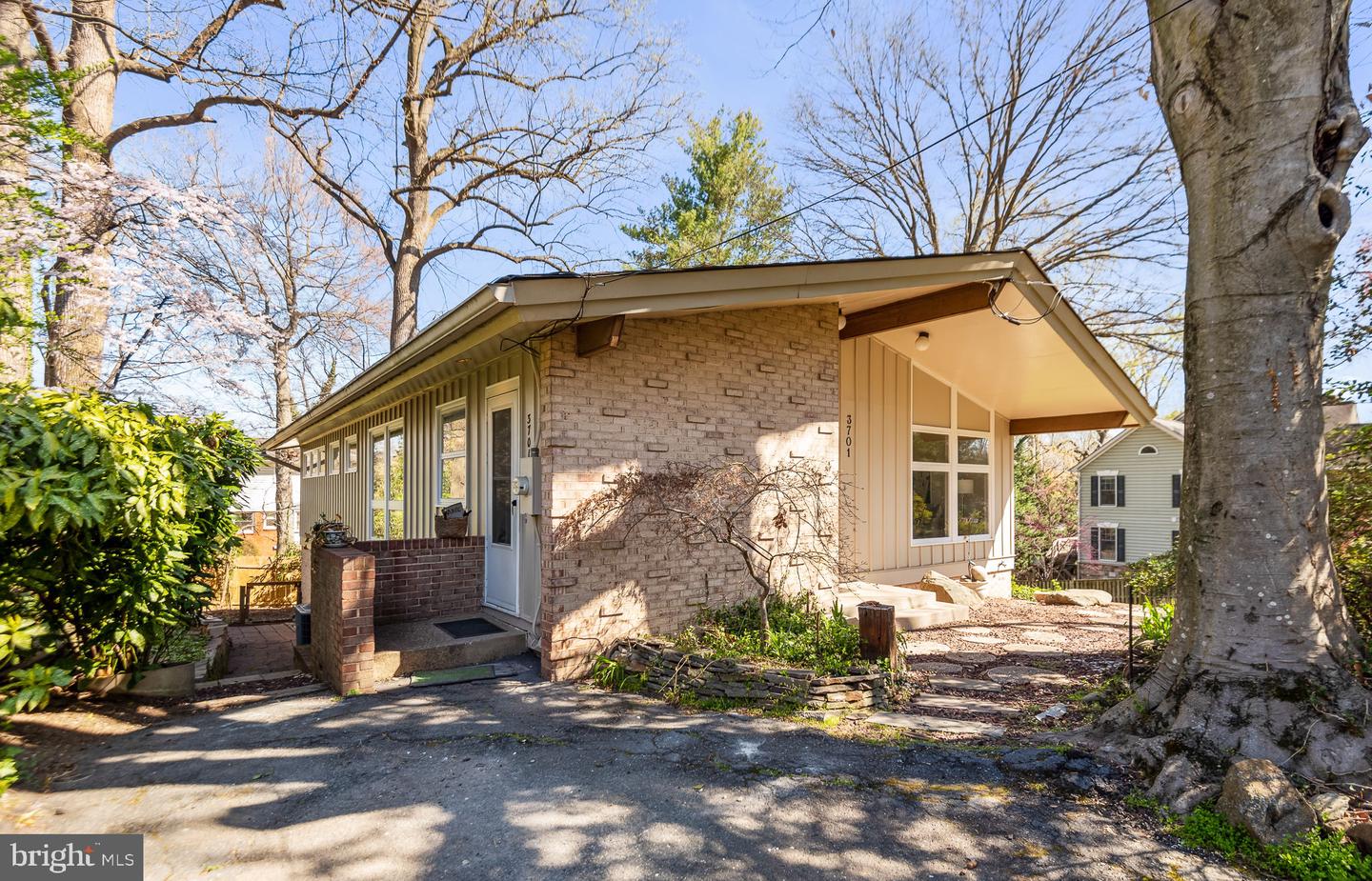 3701 Husted Dr