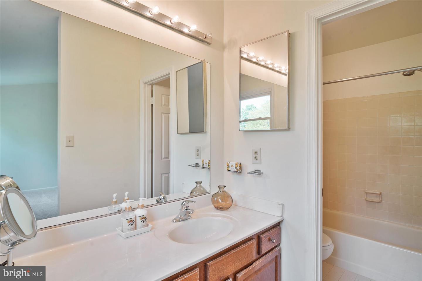 15632 Cliff Swallow Way