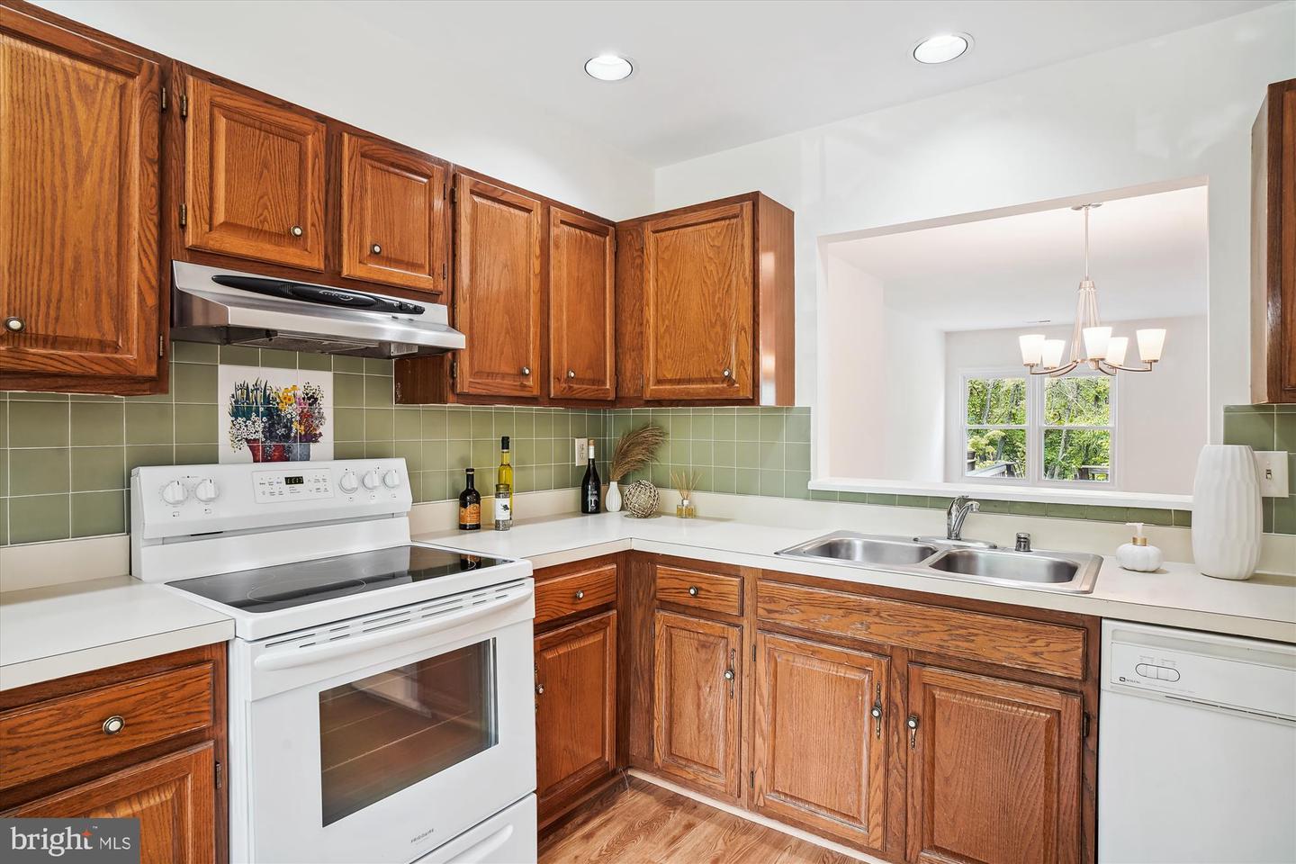 15632 Cliff Swallow Way