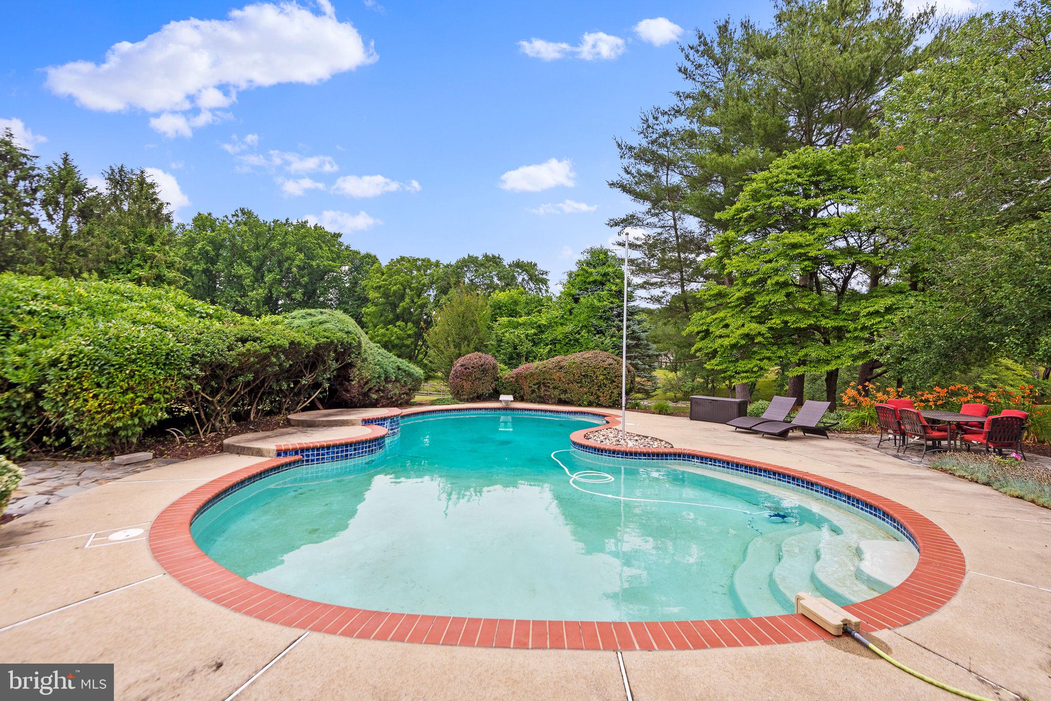 1 Glenhurst Ct