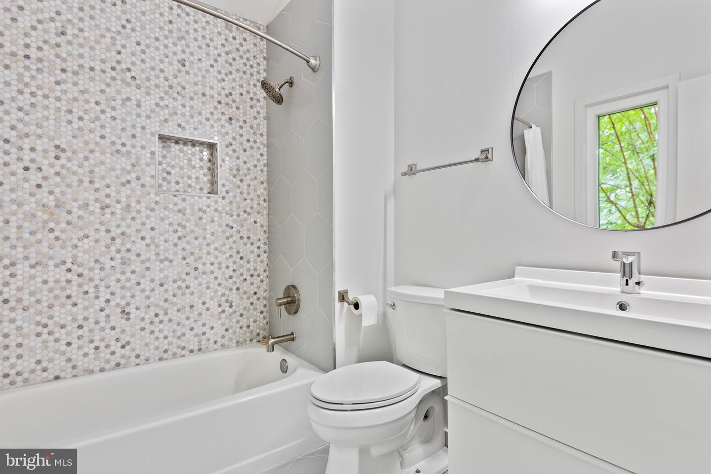 9124 Vendome Dr