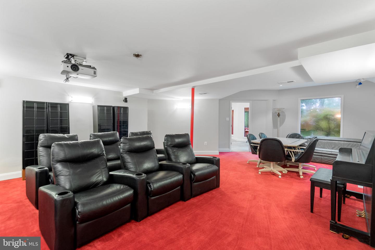 9124 Vendome Dr