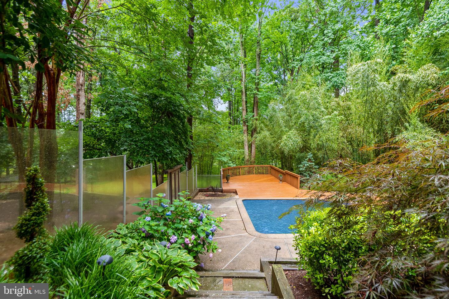 9124 Vendome Dr