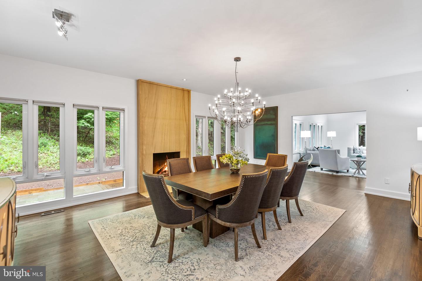 9124 Vendome Dr