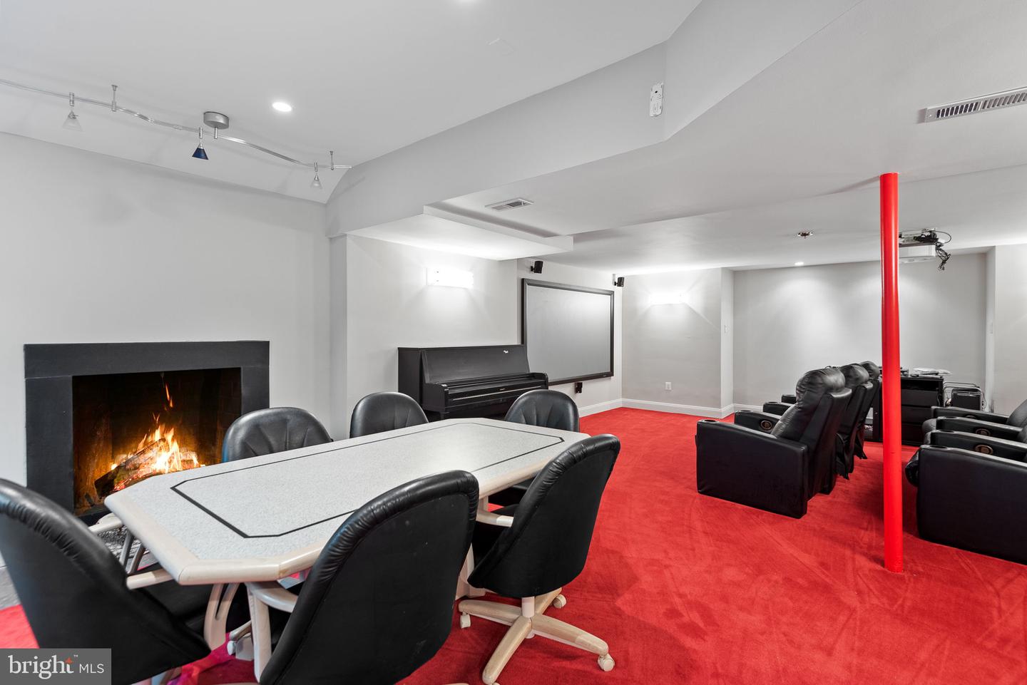 9124 Vendome Dr
