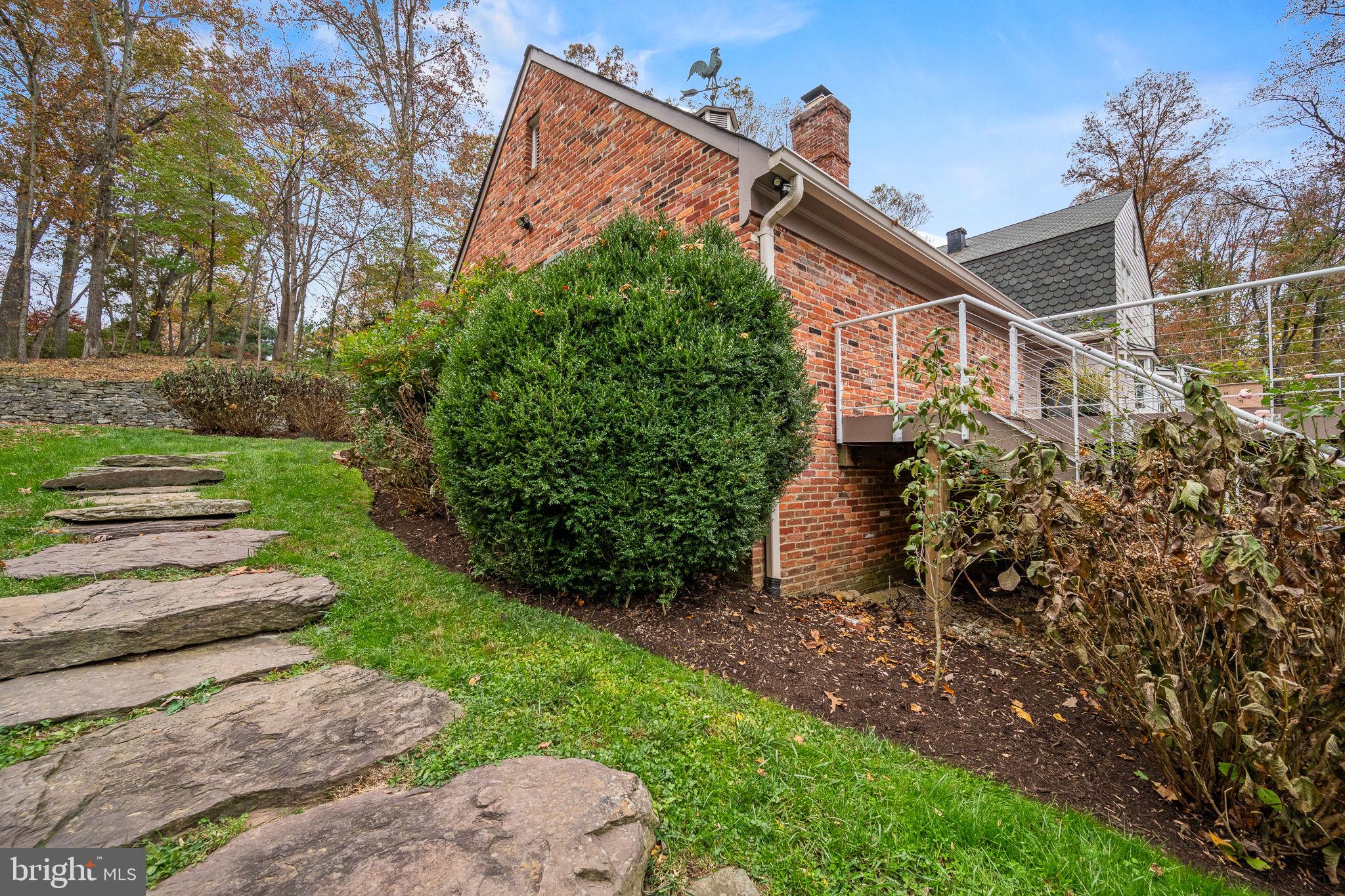 11932 Ledgerock Ct