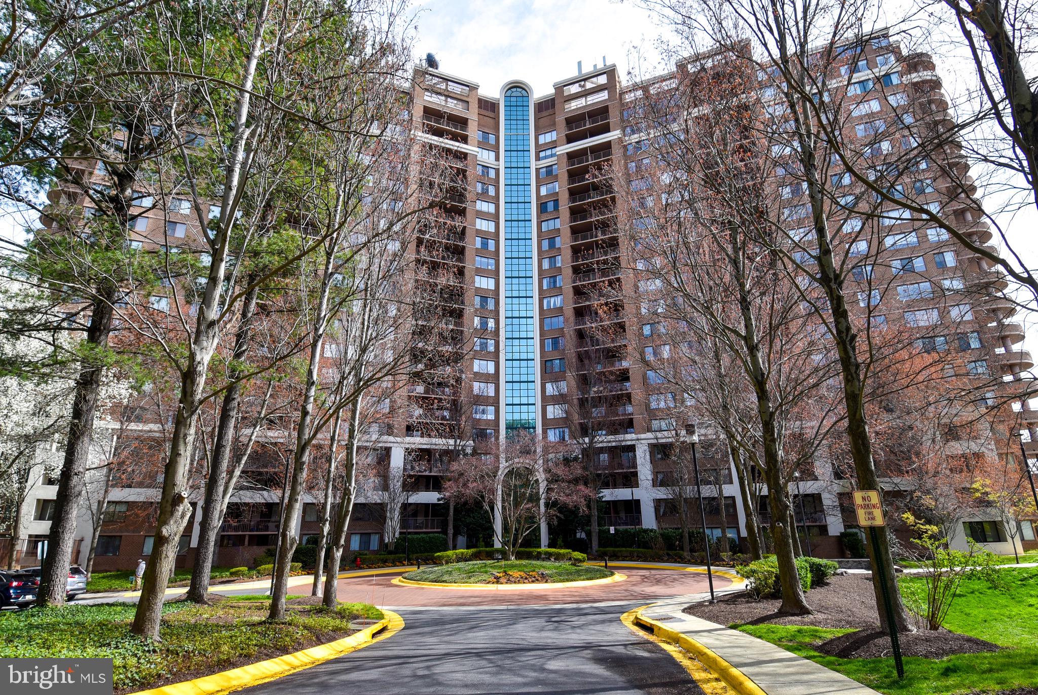 10101 Grosvenor Pl #L13