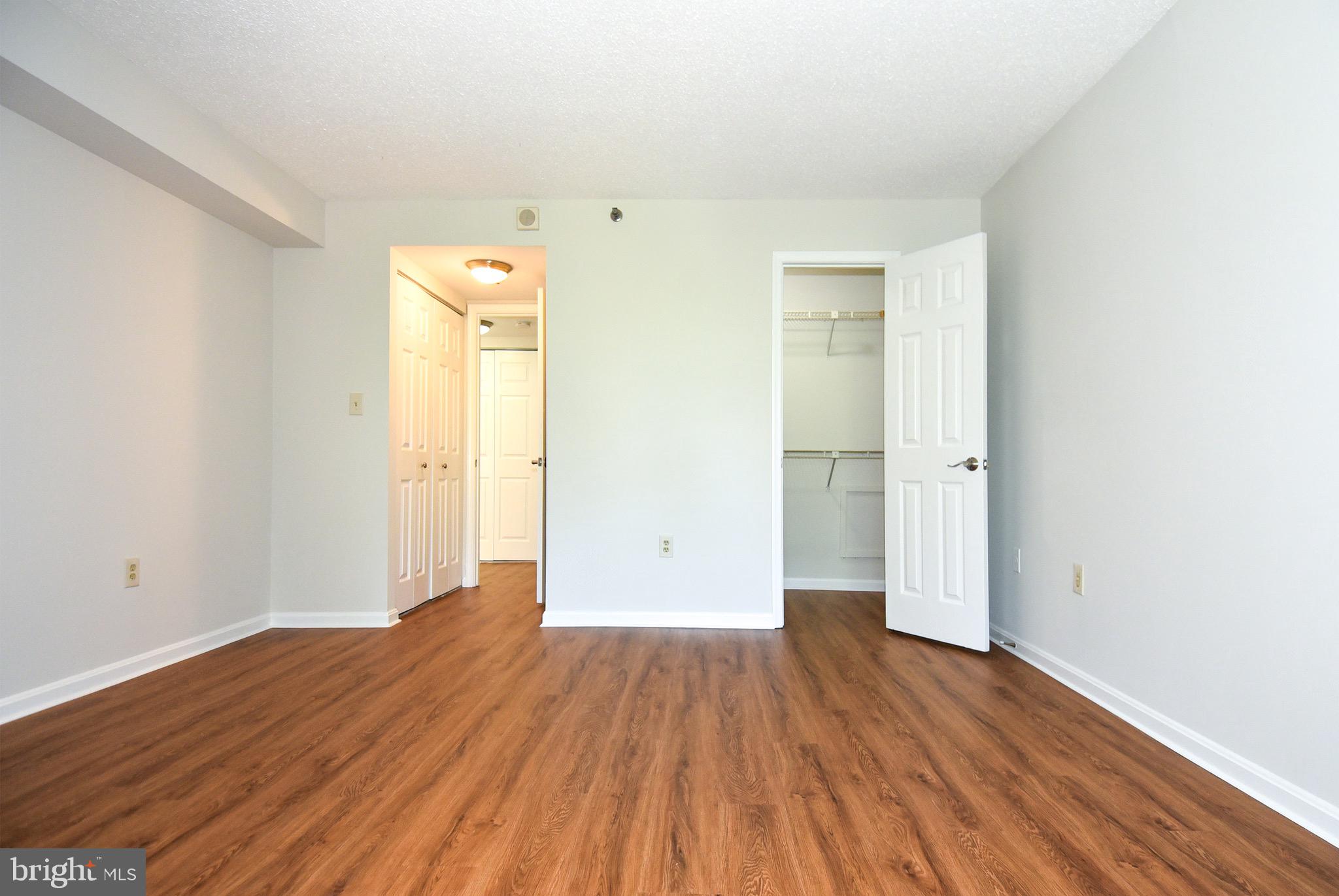 10101 Grosvenor Pl #208
