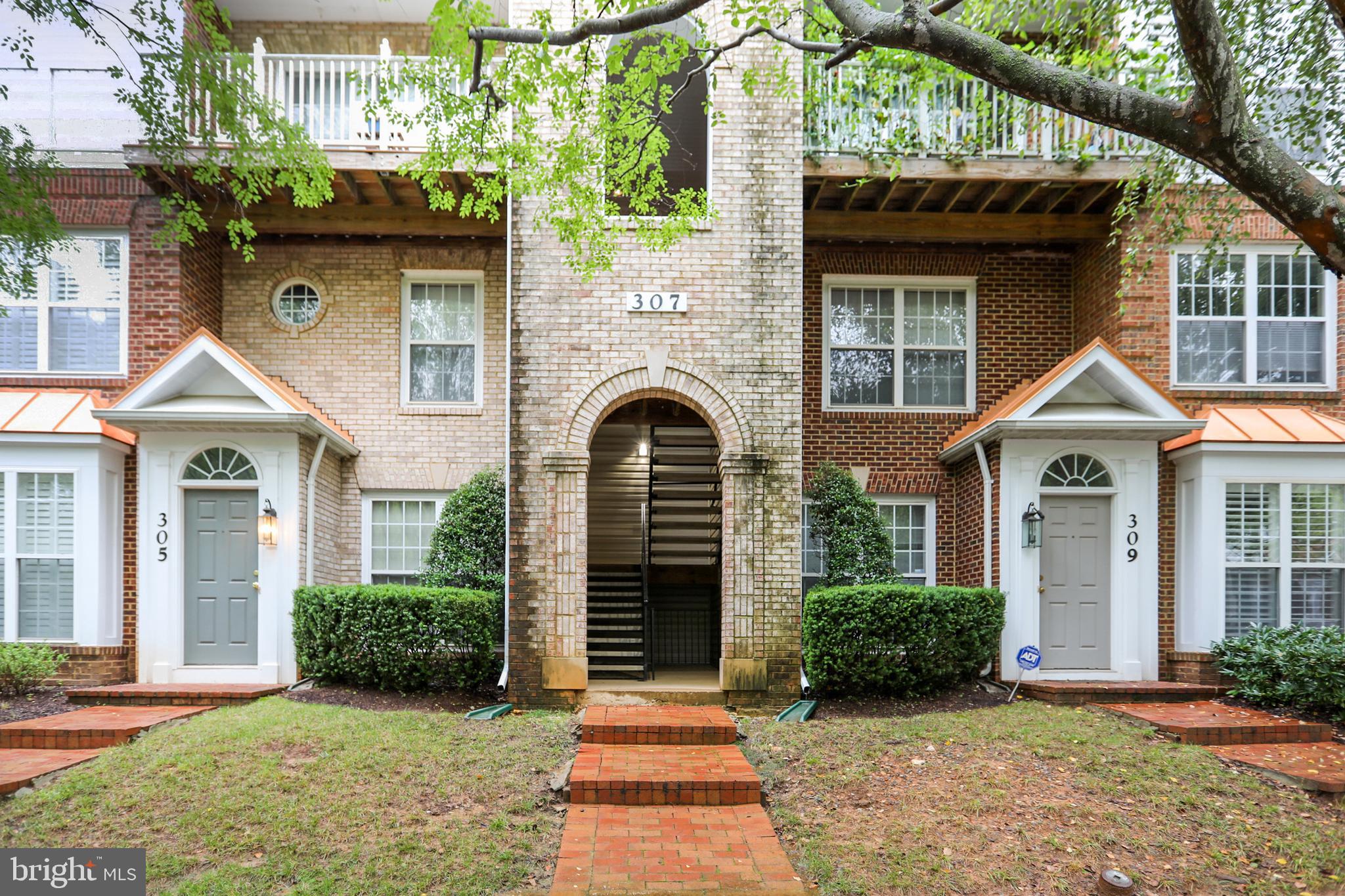 307-B Fallsgrove Dr