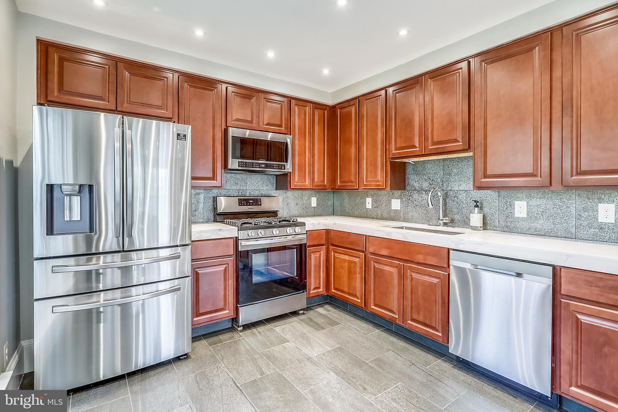 307-B Fallsgrove Dr