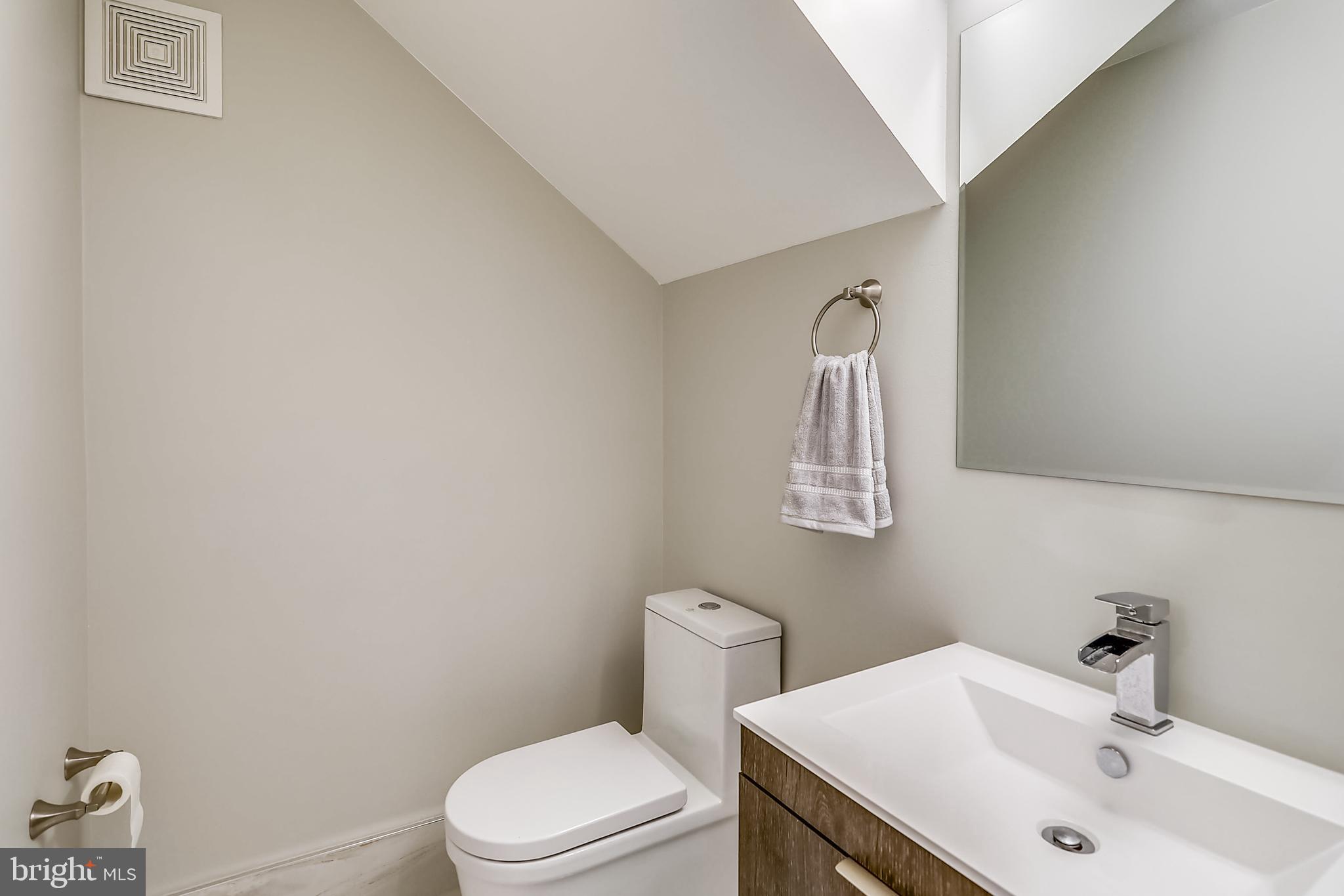 307-B Fallsgrove Dr