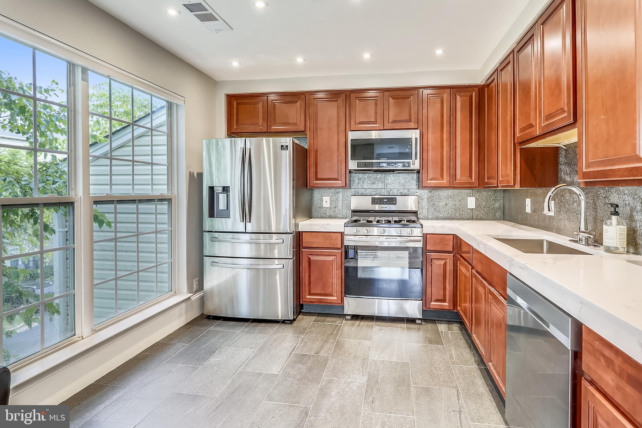 307-B Fallsgrove Dr