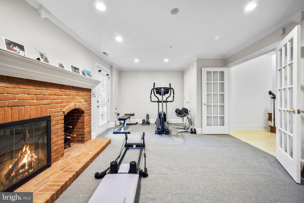 15408 Sterling Dr