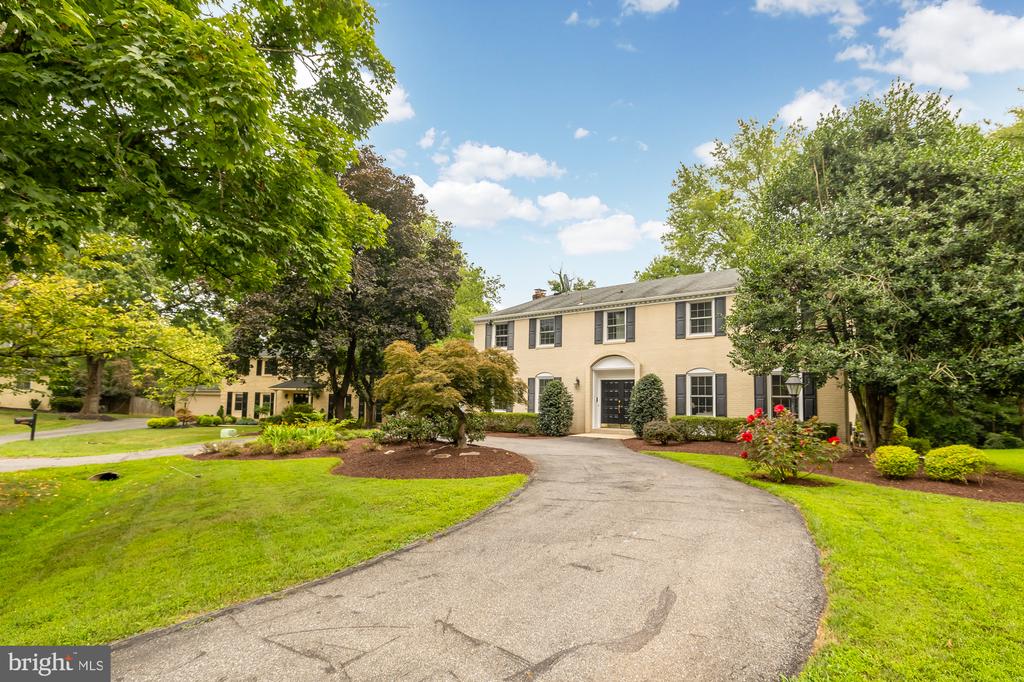 9908 Bedfordshire Ct