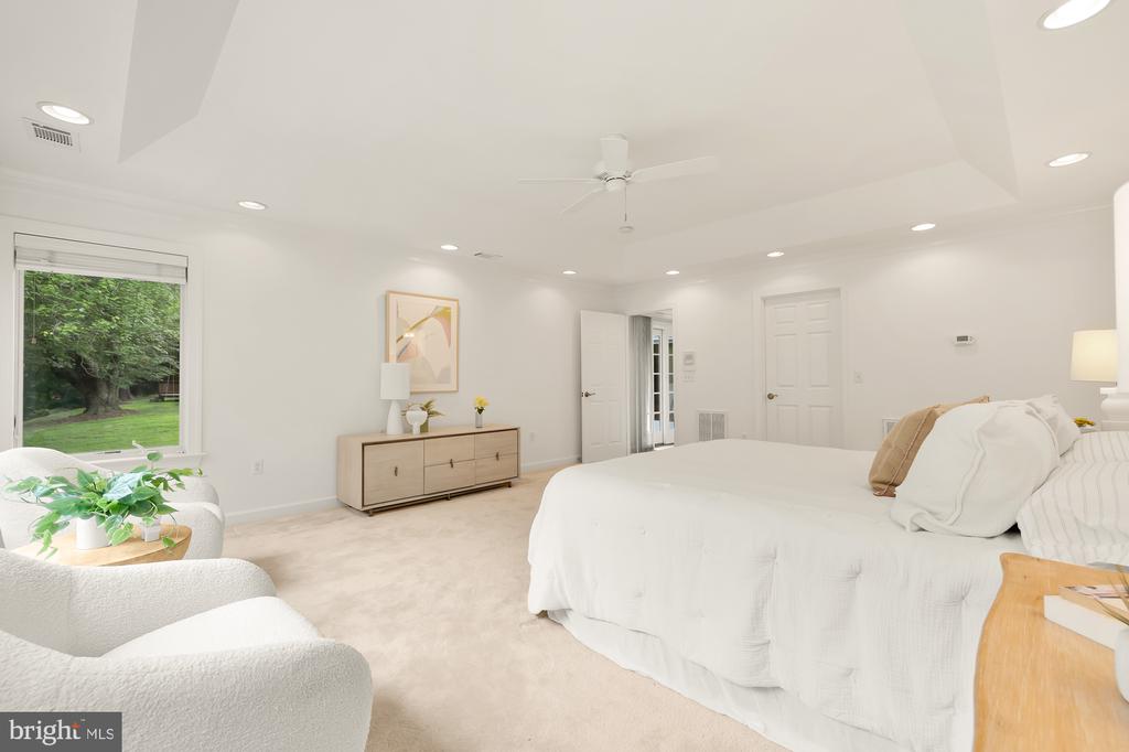 9908 Bedfordshire Ct