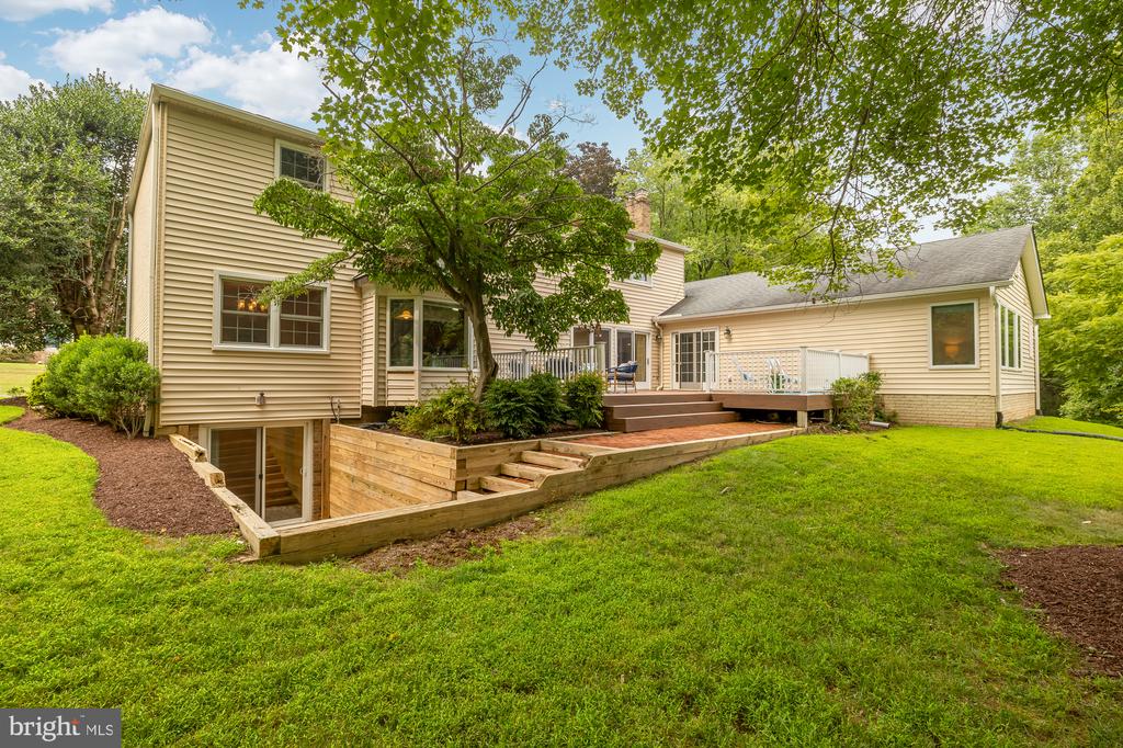 9908 Bedfordshire Ct