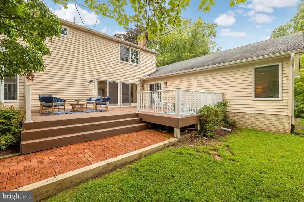 9908 Bedfordshire Ct
