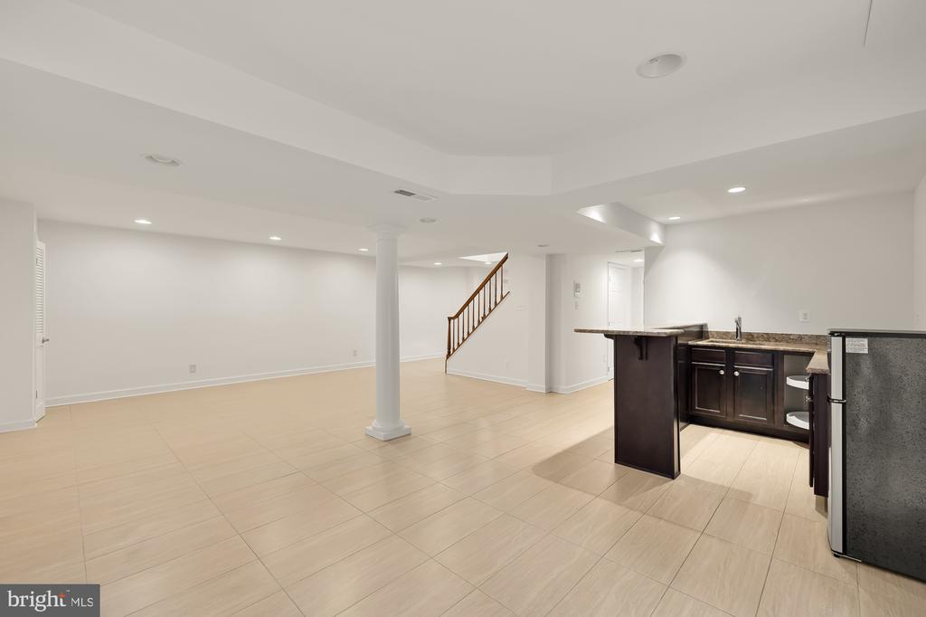 9908 Bedfordshire Ct