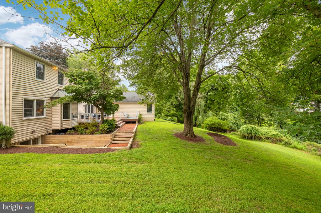 9908 Bedfordshire Ct