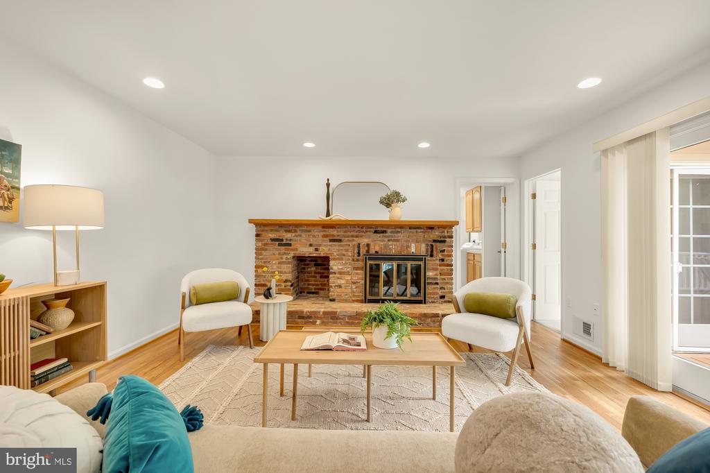 9908 Bedfordshire Ct