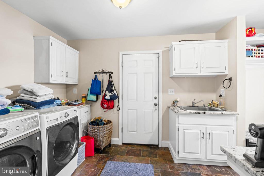 4533 Hornbeam Dr