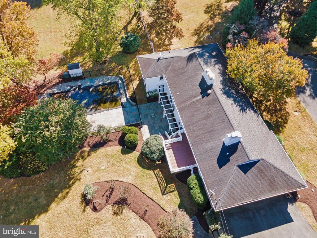 12727 River Rd