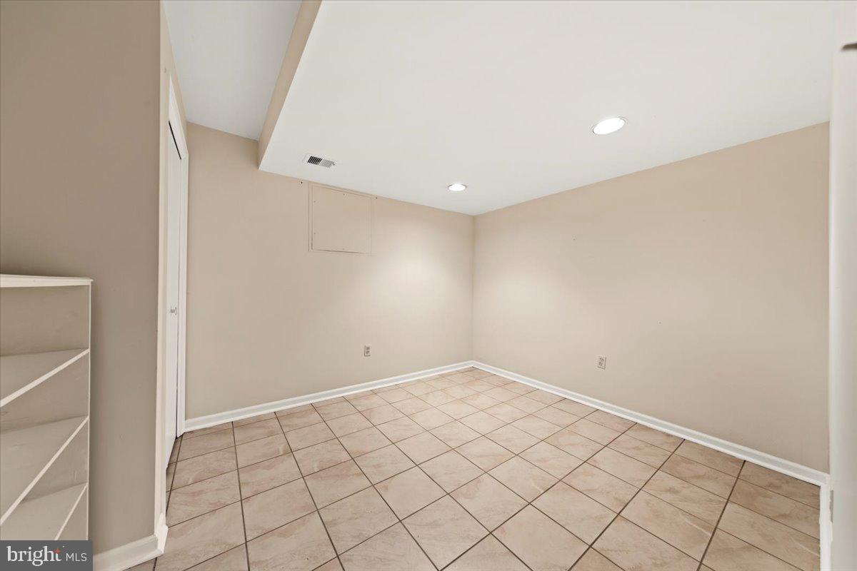 8708 Wandering Trail Dr