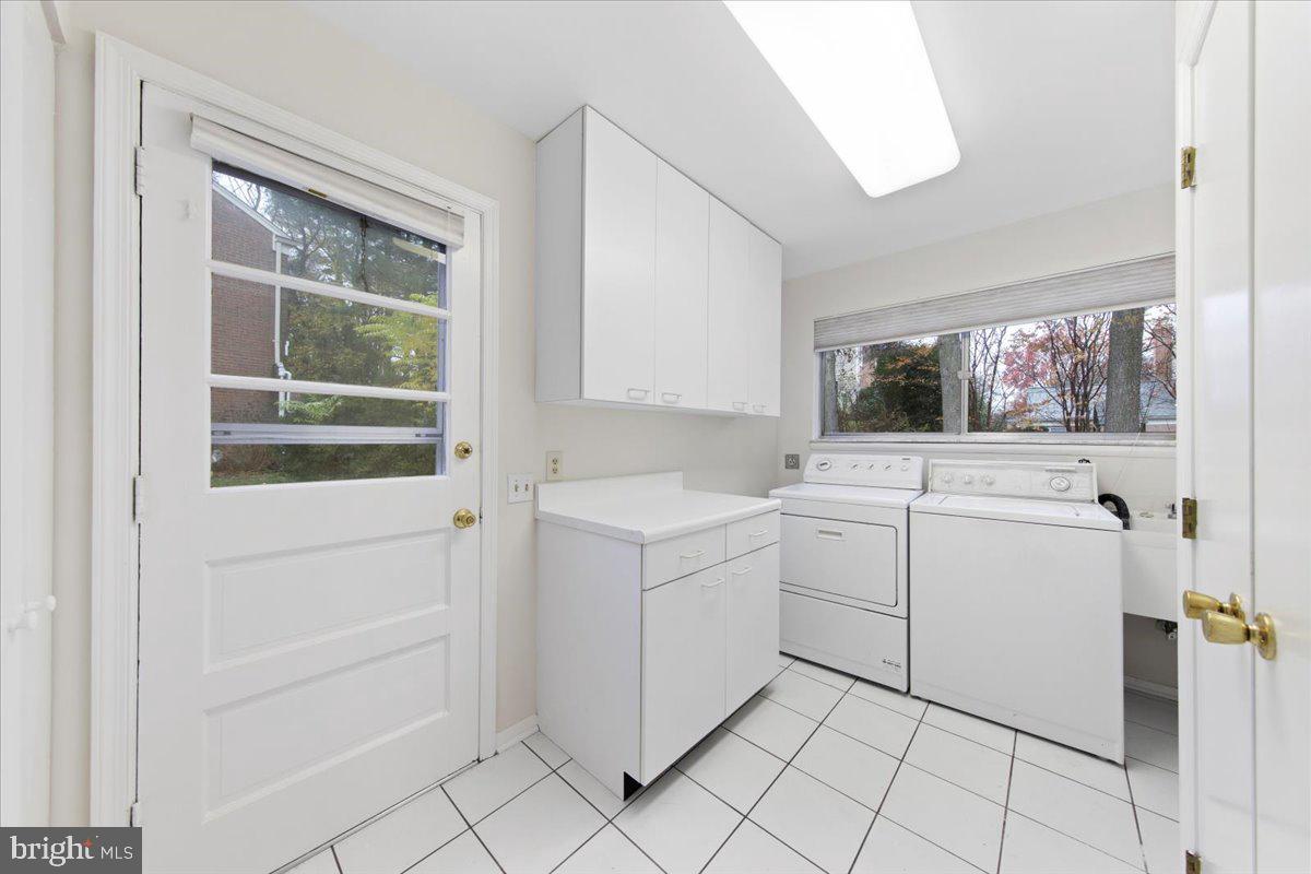 8708 Wandering Trail Dr