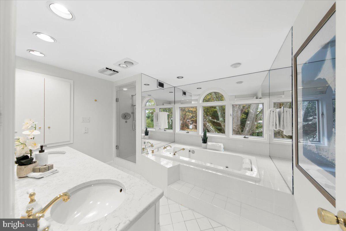 8708 Wandering Trail Dr