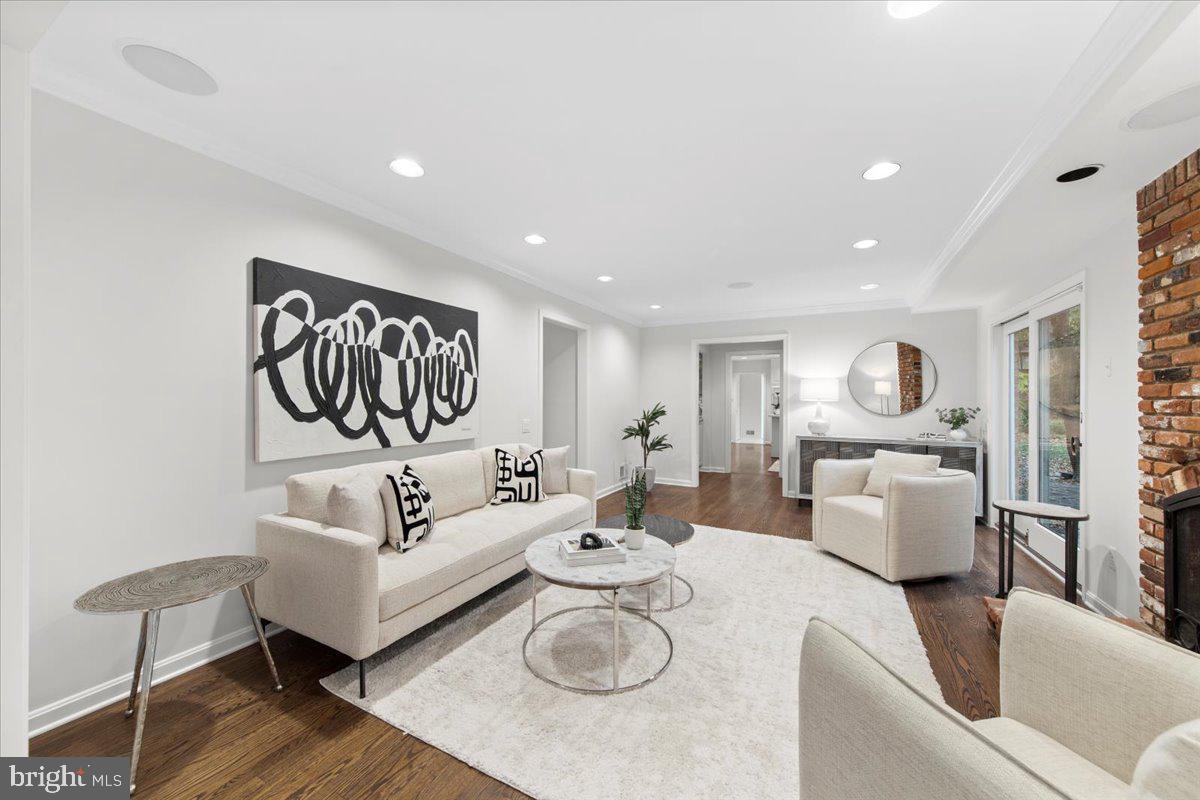 8708 Wandering Trail Dr