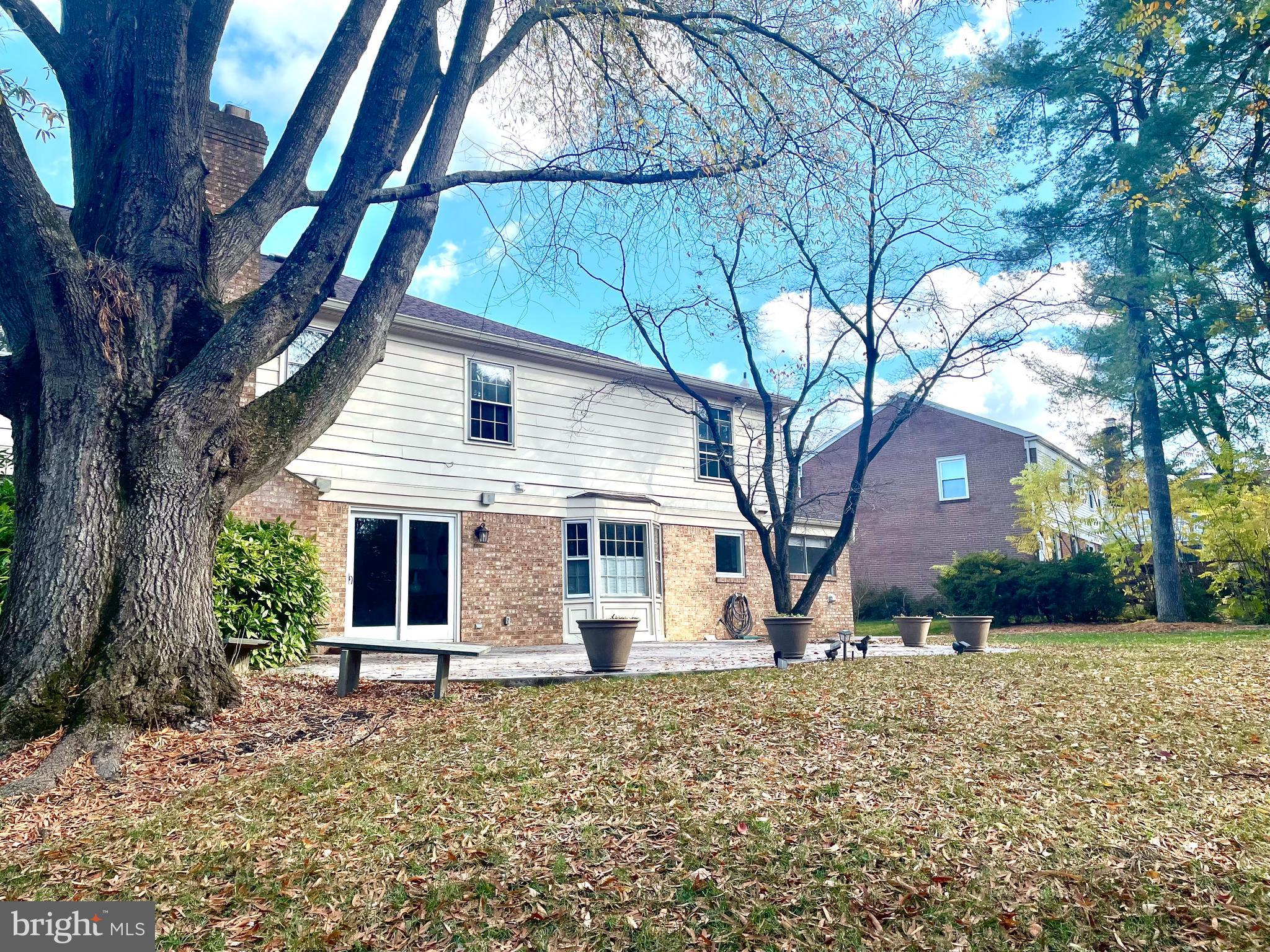 8708 Wandering Trail Dr