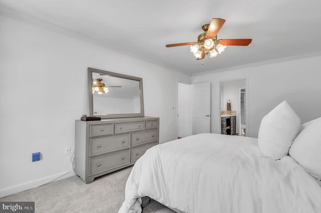 9 Morning Light Ct