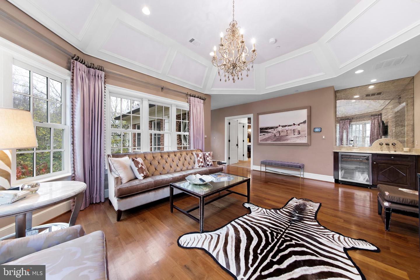 8609 Country Club Dr